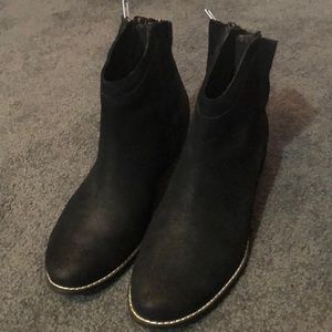 Dolce Vita leather ankle boots - new